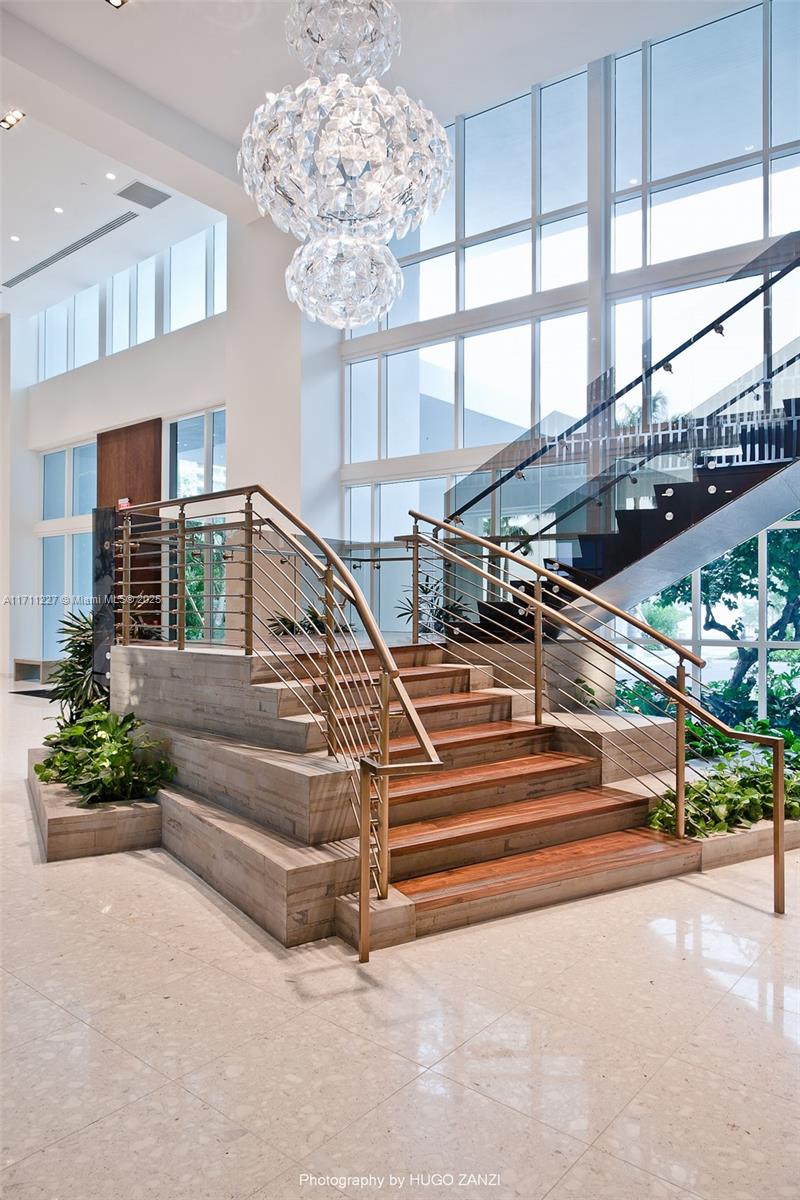 PARAMOUNT BAY CONDO - Residential