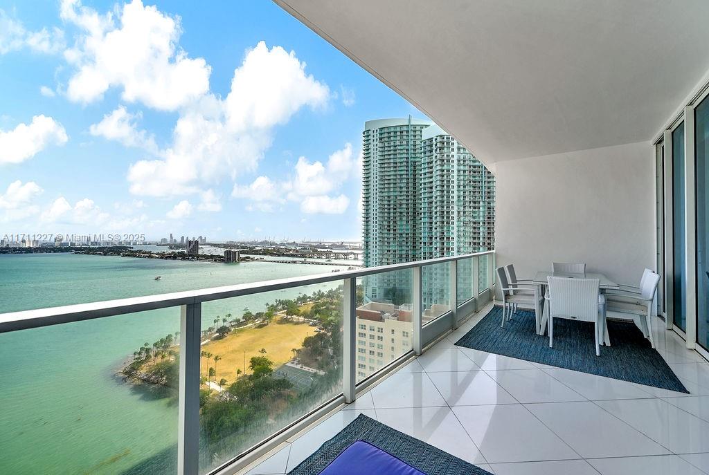 PARAMOUNT BAY CONDO - Residential