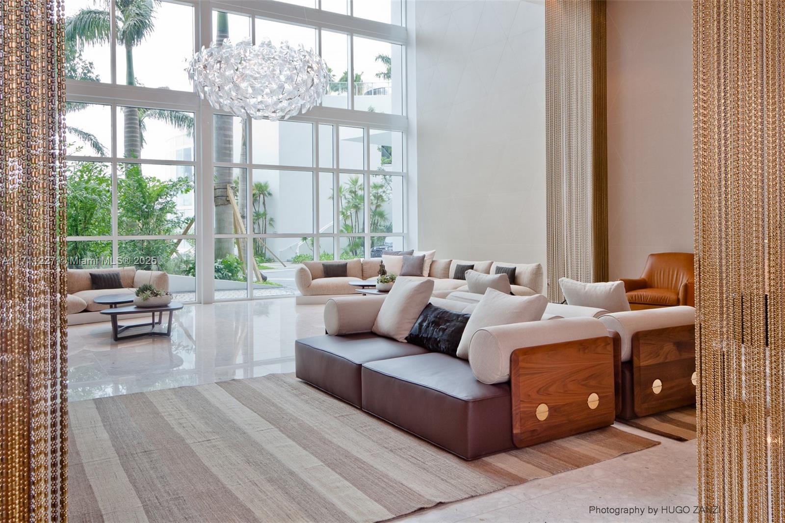 PARAMOUNT BAY CONDO - Residential