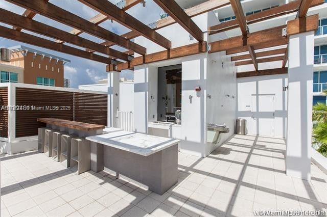 PARAMOUNT BAY CONDO - Residential