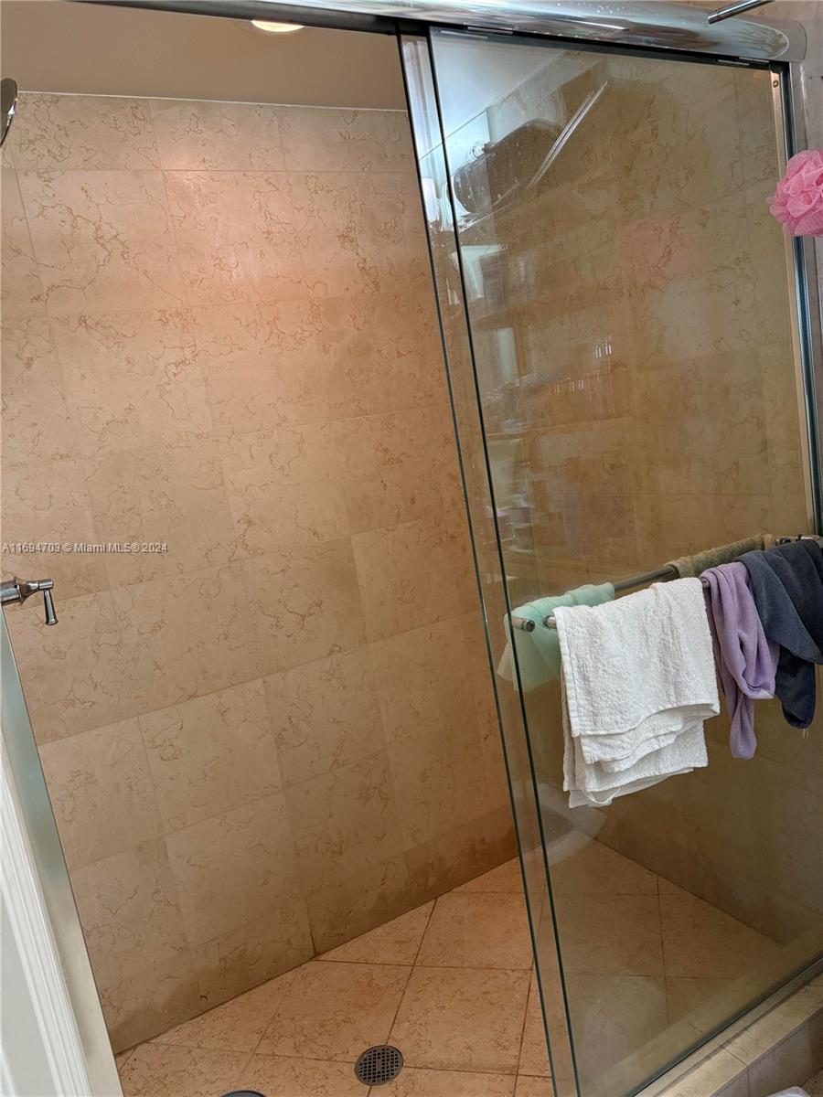 TURNBERRY VLG NO TOWER CO - Residential