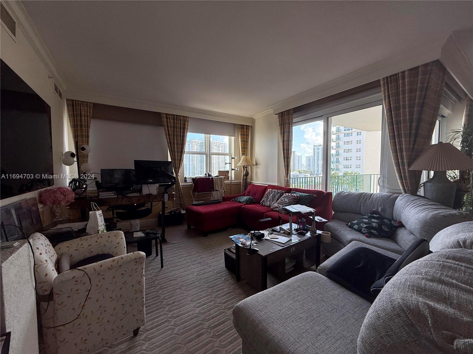 TURNBERRY VLG NO TOWER CO - Residential