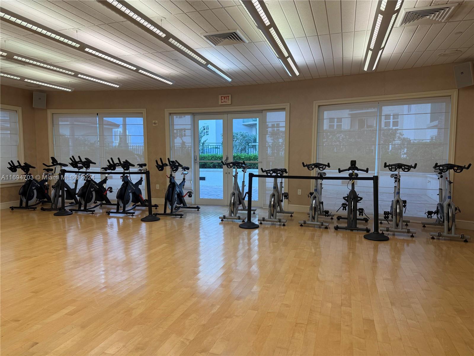 TURNBERRY VLG NO TOWER CO - Residential