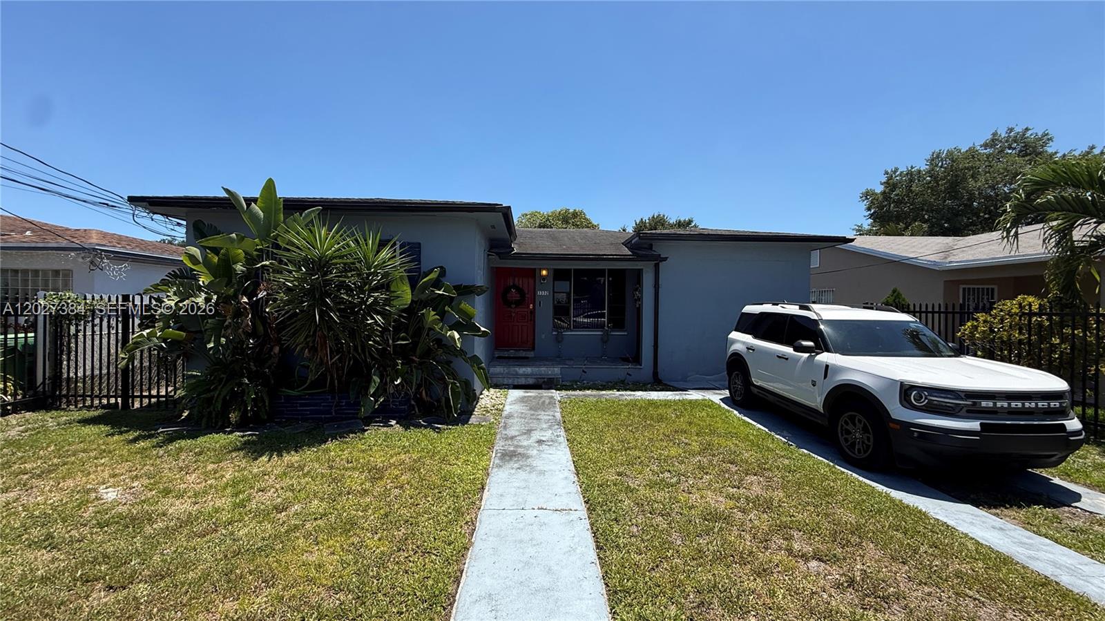 SEMINOLE LAWNS - Residential