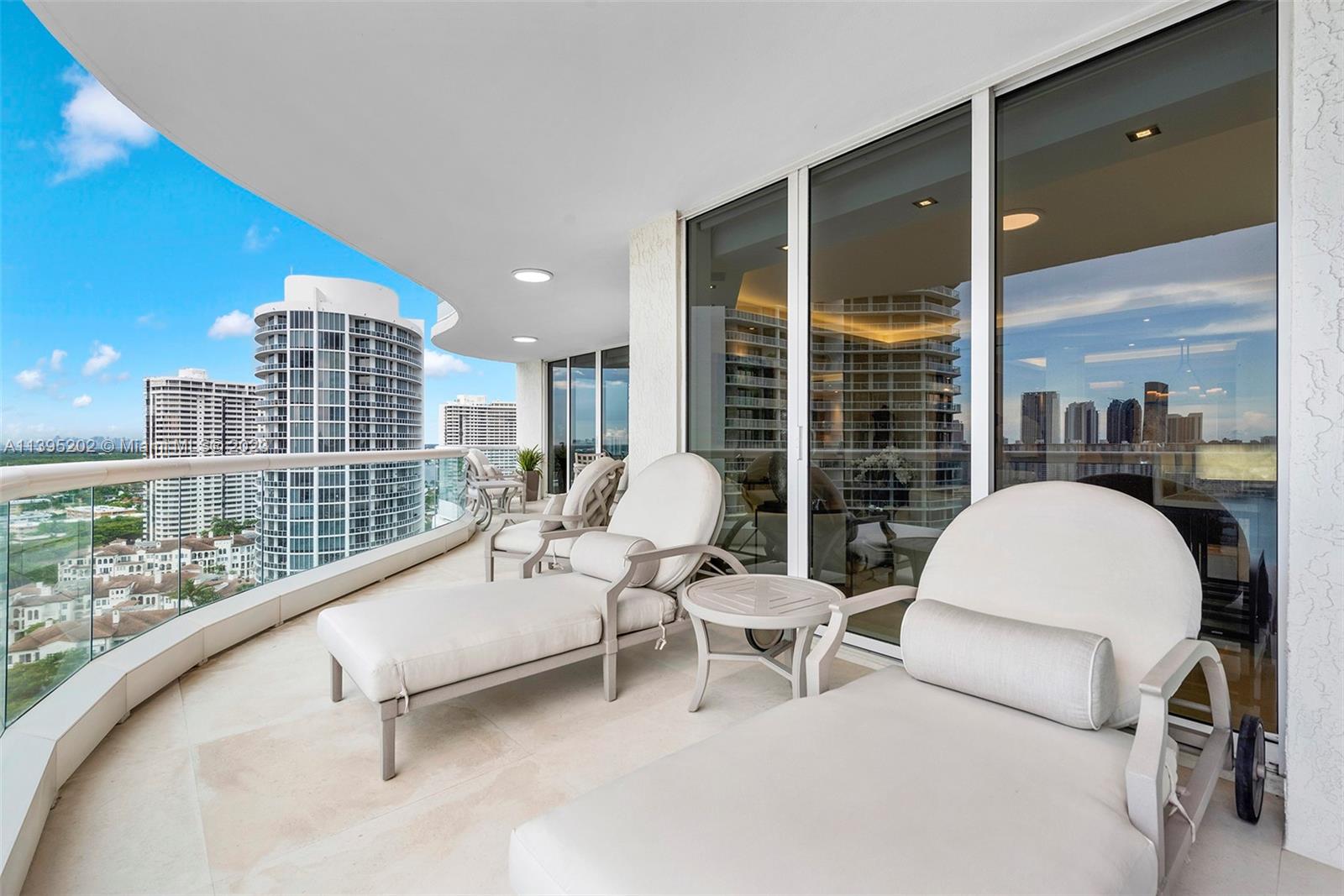 BELLAMARE @ WILLIAMS ISLA - Residential