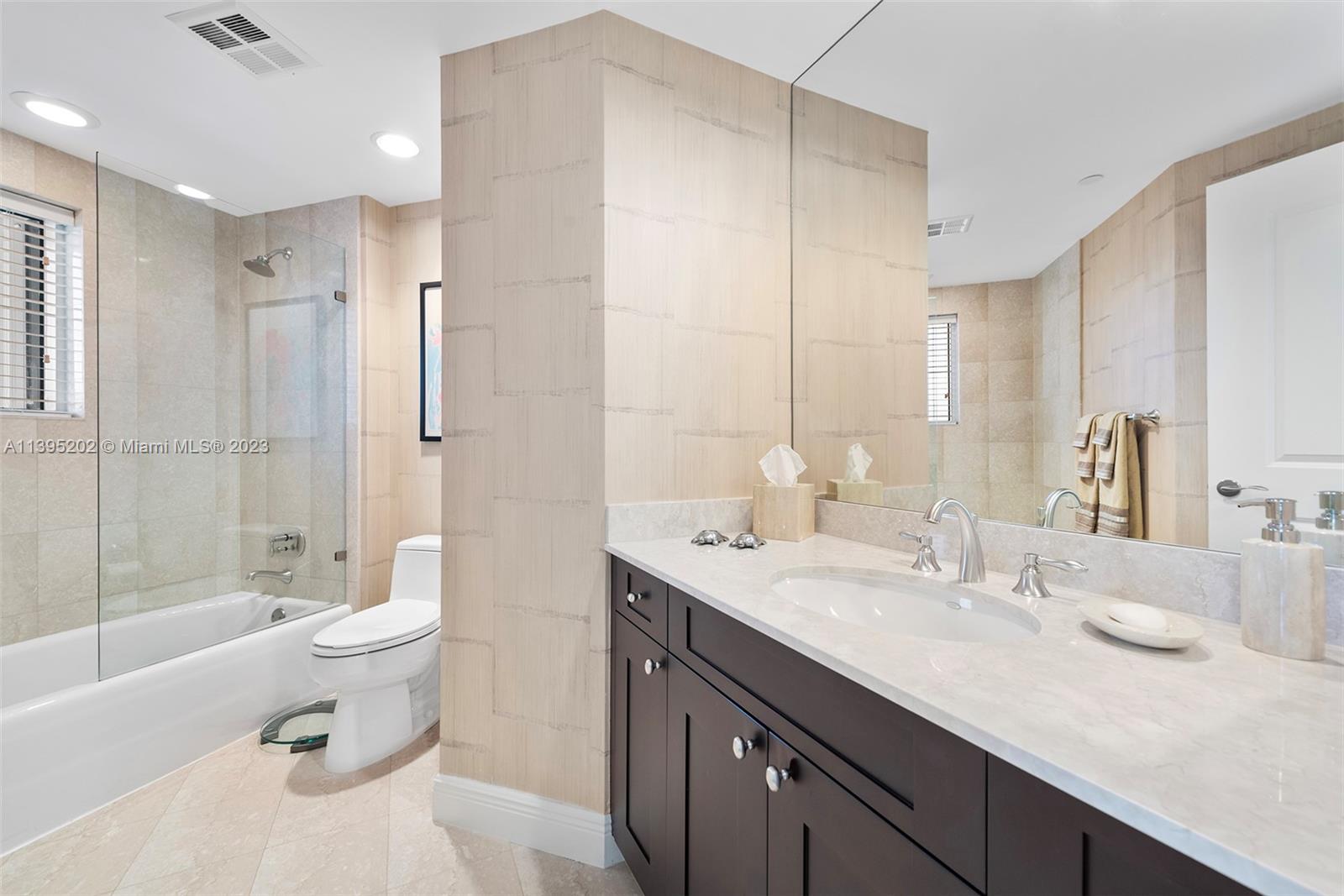 BELLAMARE @ WILLIAMS ISLA - Residential