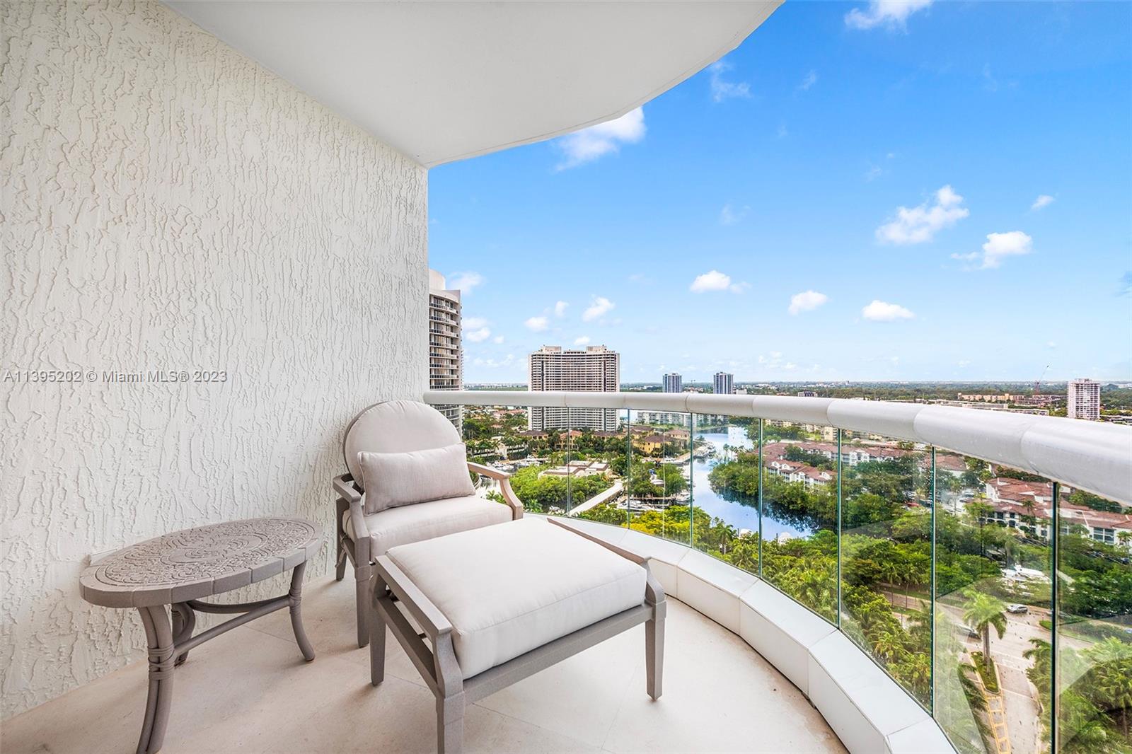 BELLAMARE @ WILLIAMS ISLA - Residential