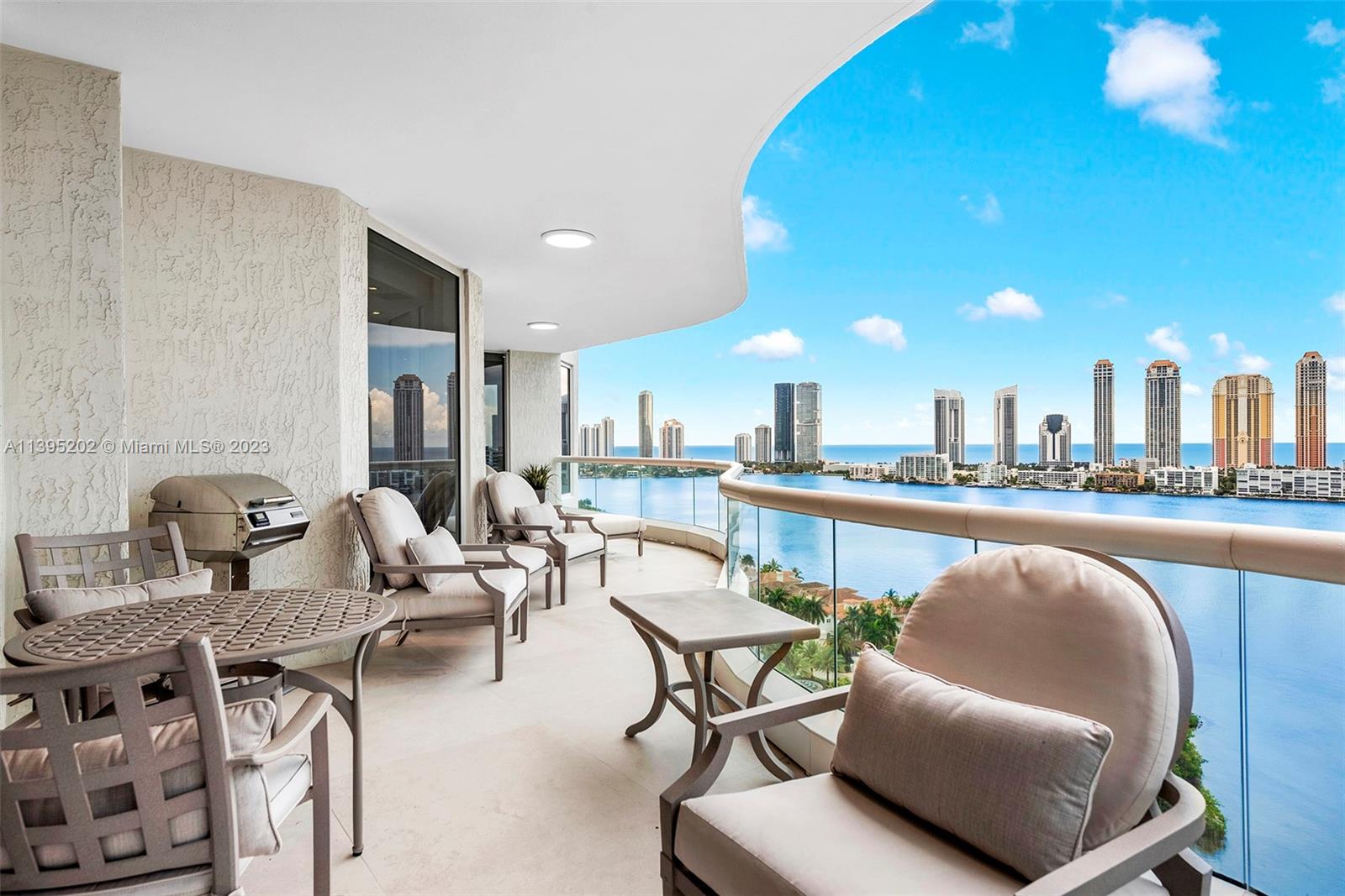 BELLAMARE @ WILLIAMS ISLA - Residential