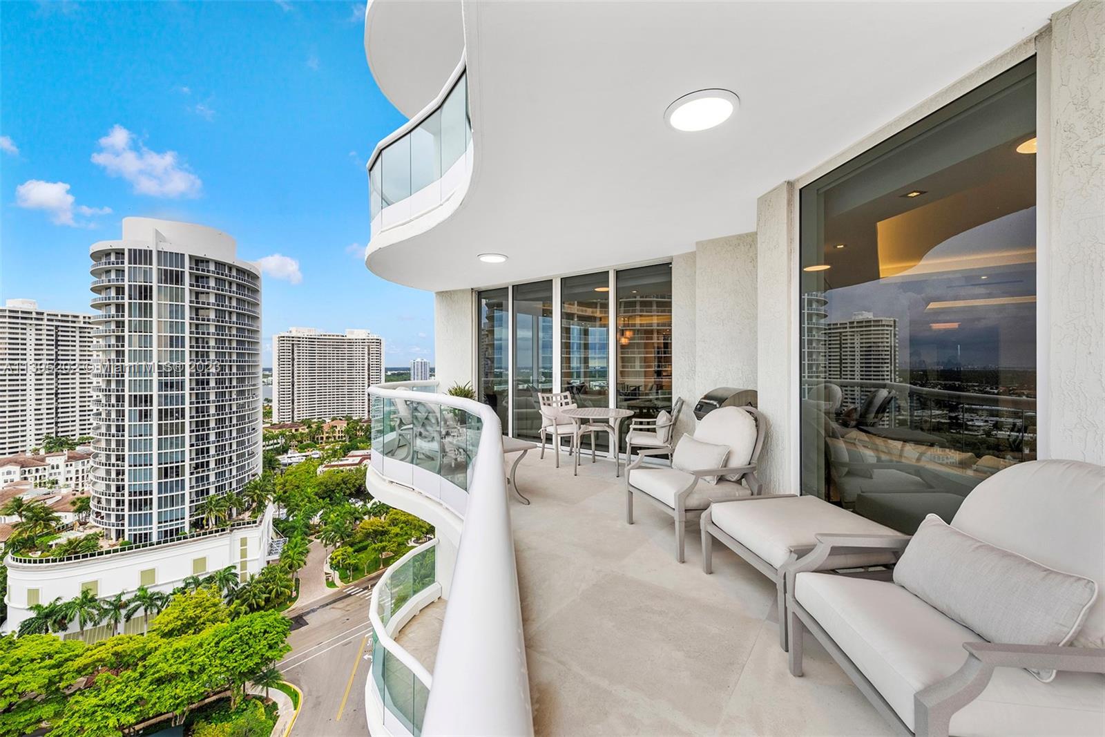 BELLAMARE @ WILLIAMS ISLA - Residential