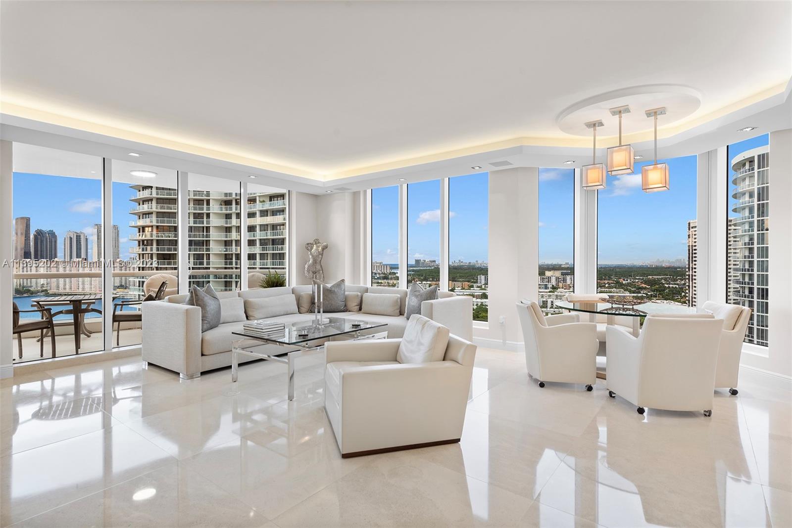 BELLAMARE @ WILLIAMS ISLA - Residential