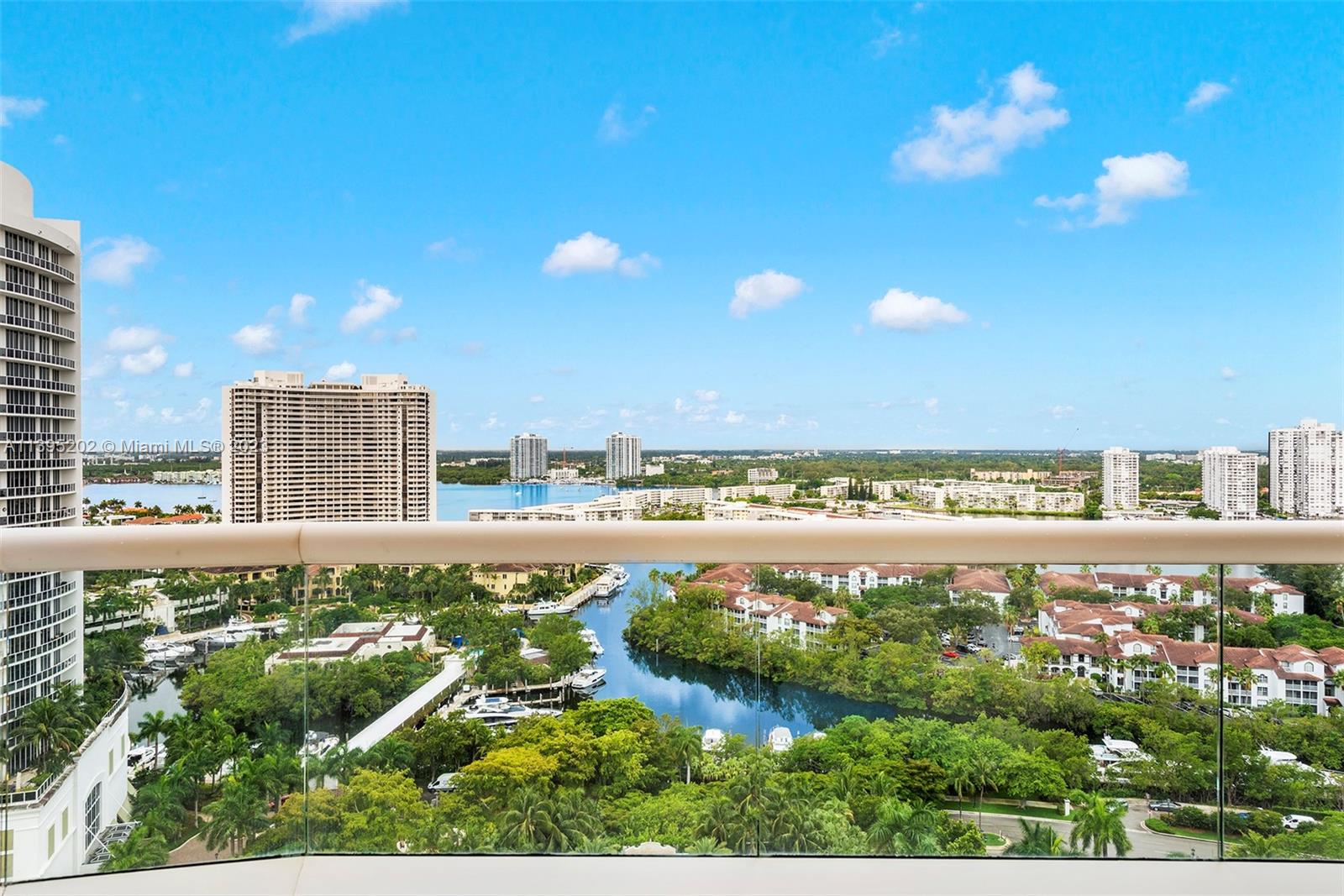 BELLAMARE @ WILLIAMS ISLA - Residential