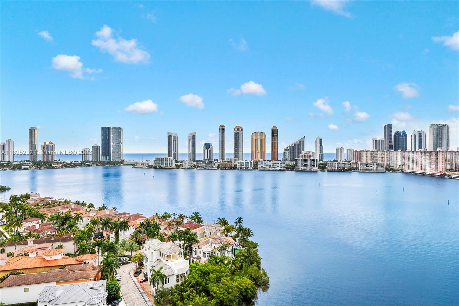 BELLAMARE @ WILLIAMS ISLA - Residential