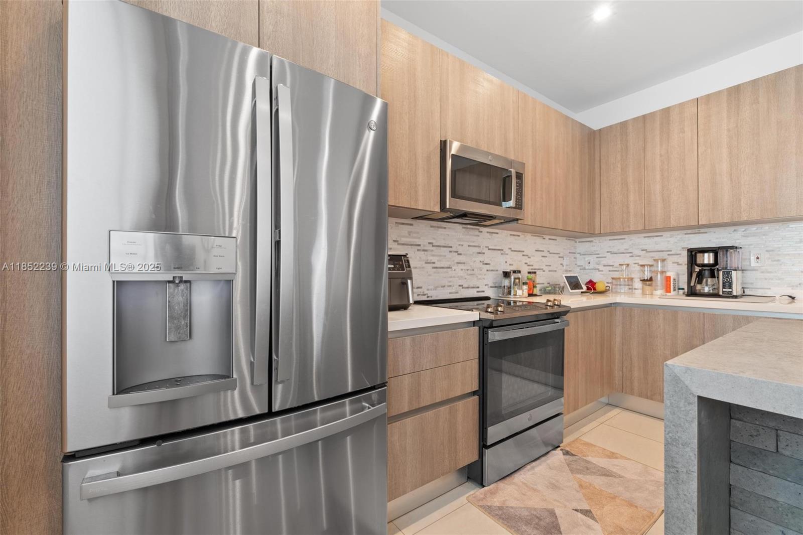 DORAL PALMS SOUTH - Residential