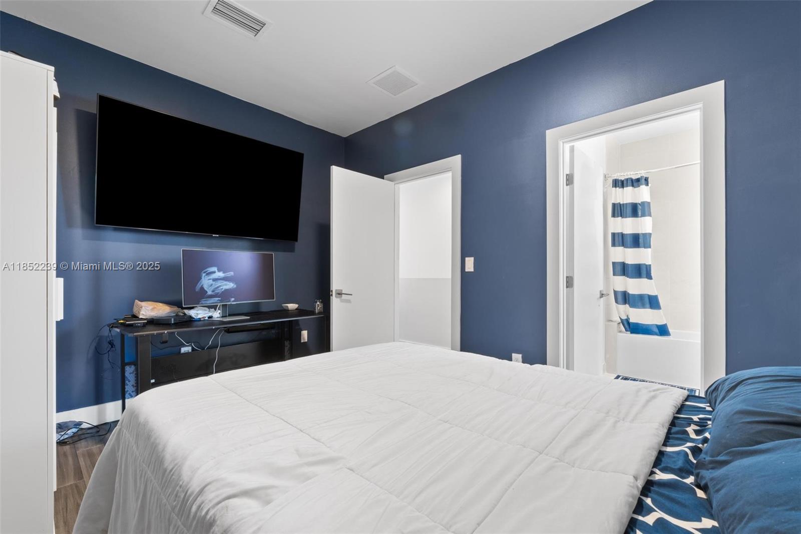 DORAL PALMS SOUTH - Residential