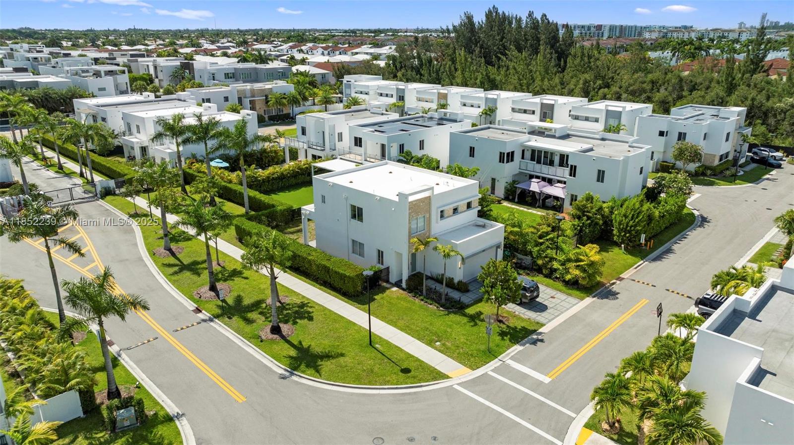 DORAL PALMS SOUTH - Residential