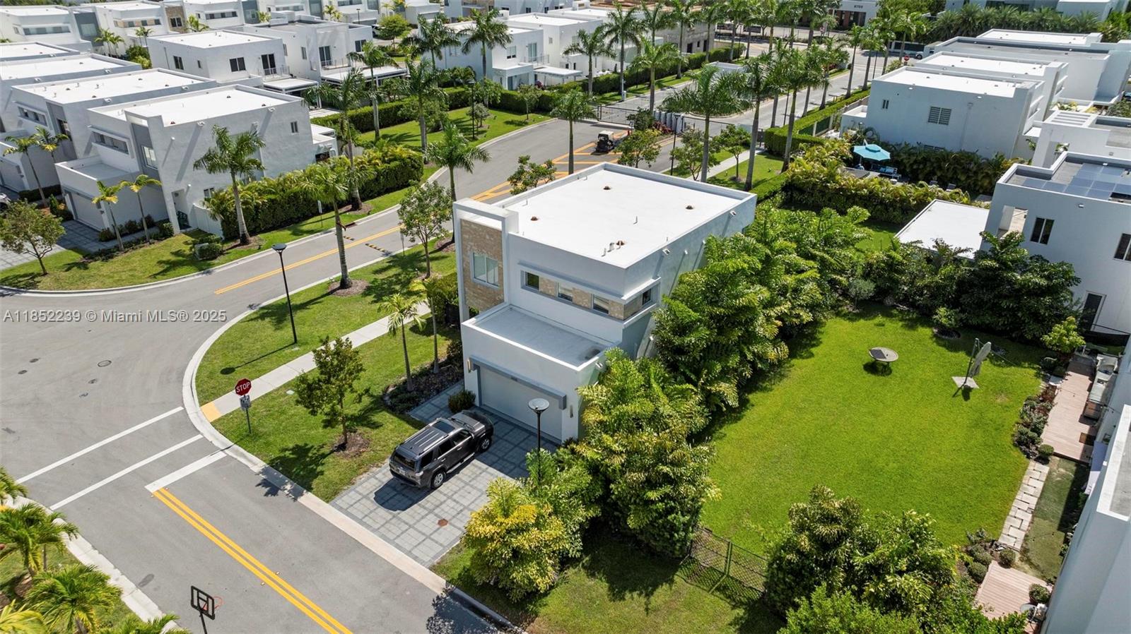 DORAL PALMS SOUTH - Residential
