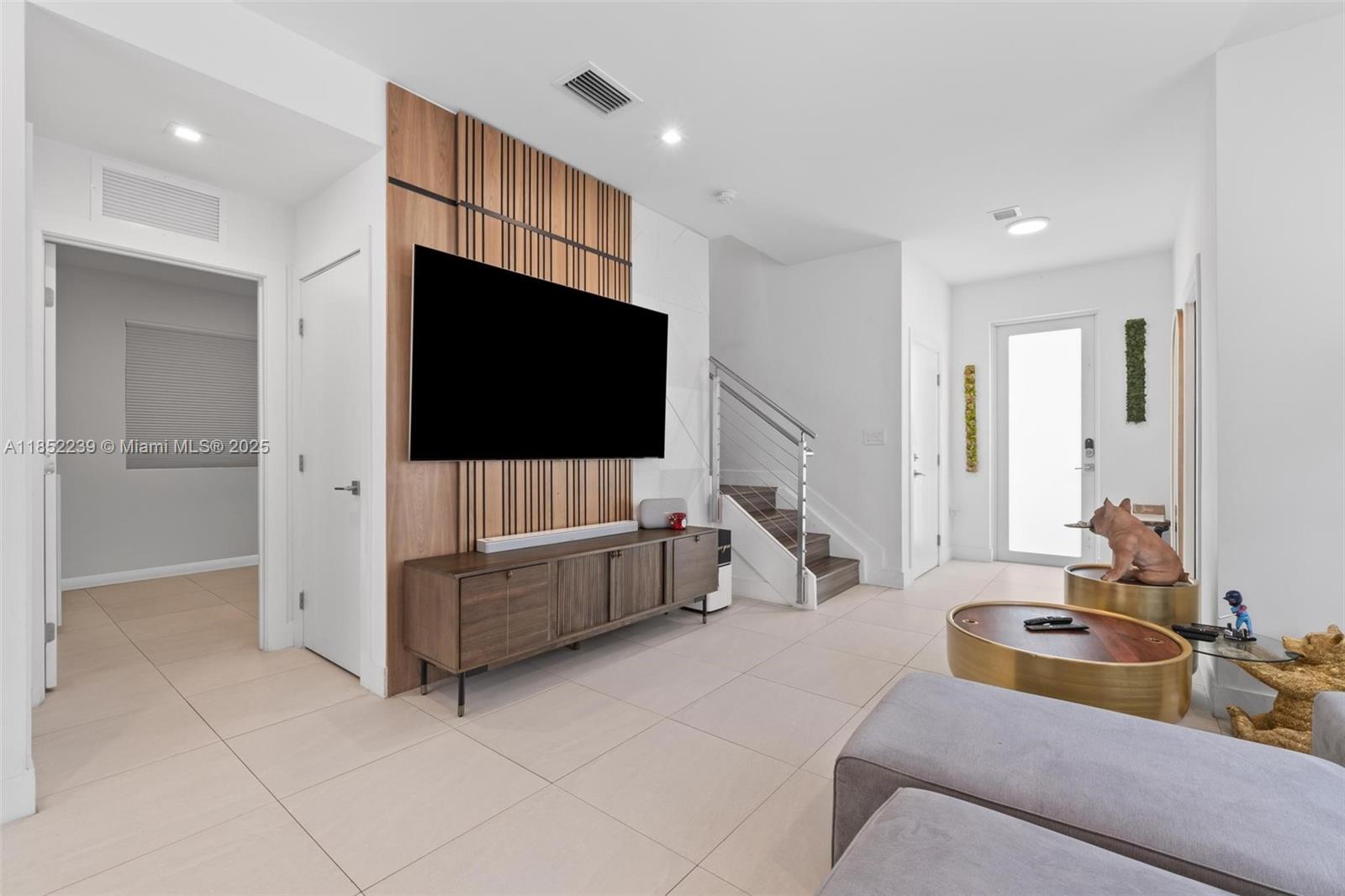 DORAL PALMS SOUTH - Residential