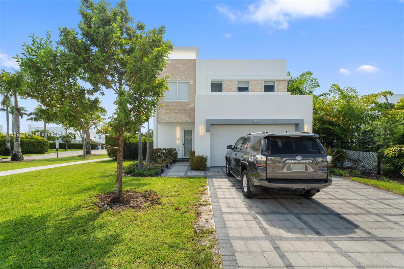 DORAL PALMS SOUTH - Residential