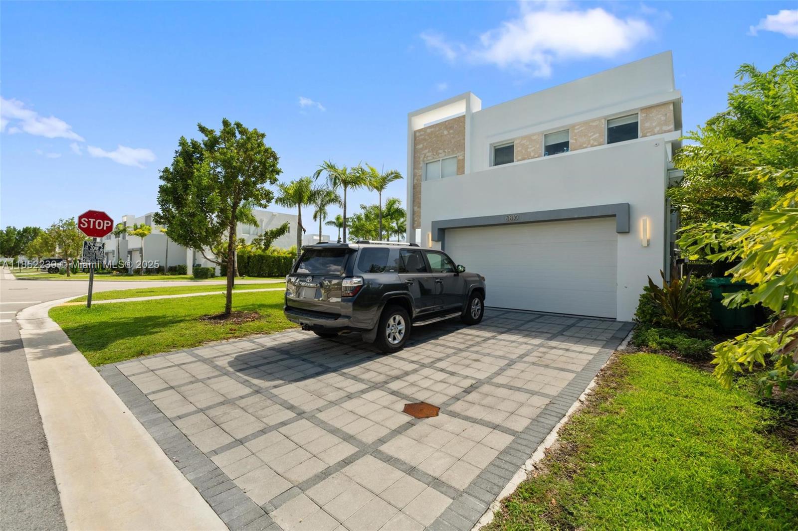 DORAL PALMS SOUTH - Residential