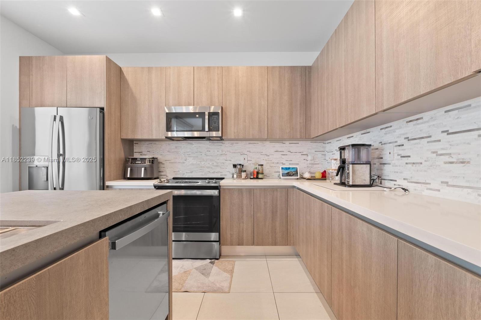 DORAL PALMS SOUTH - Residential