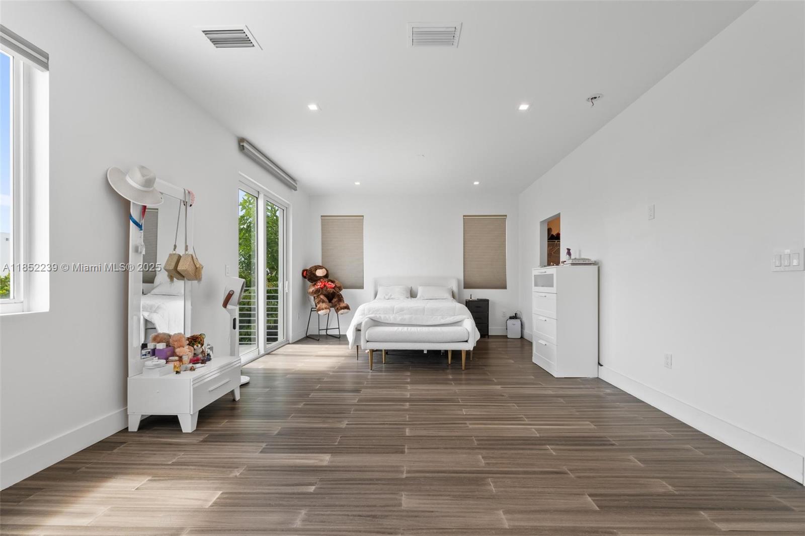 DORAL PALMS SOUTH - Residential