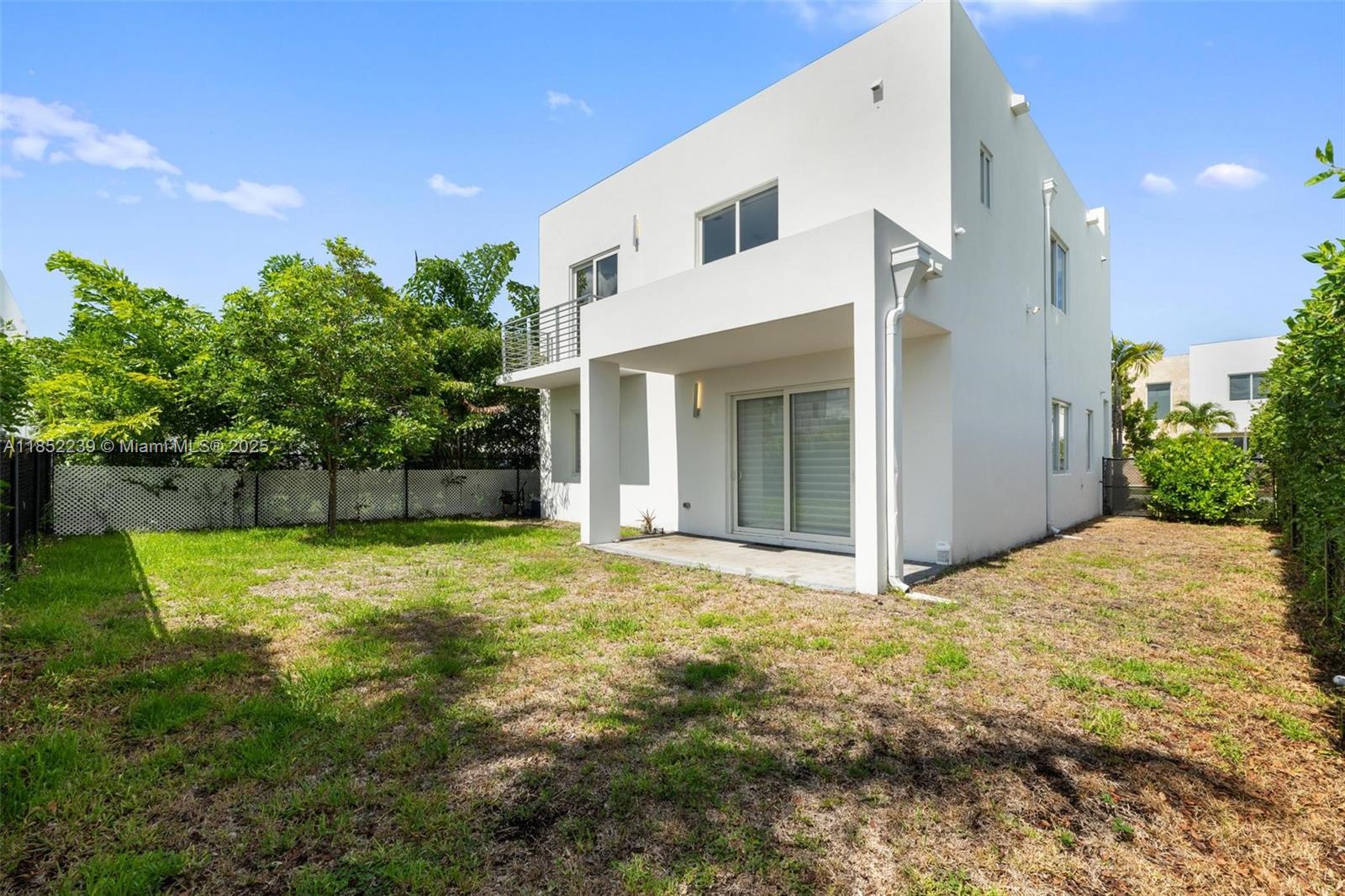 DORAL PALMS SOUTH - Residential