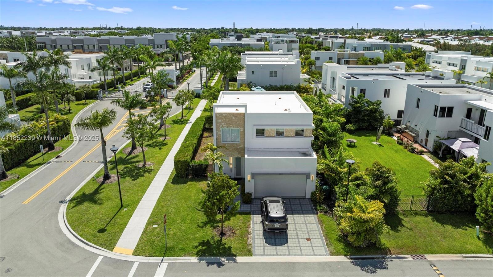 DORAL PALMS SOUTH - Residential