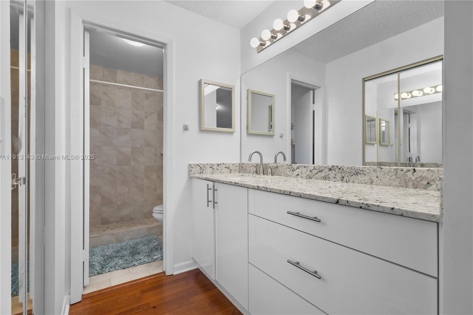 DORAL PALMS - Residential Lease