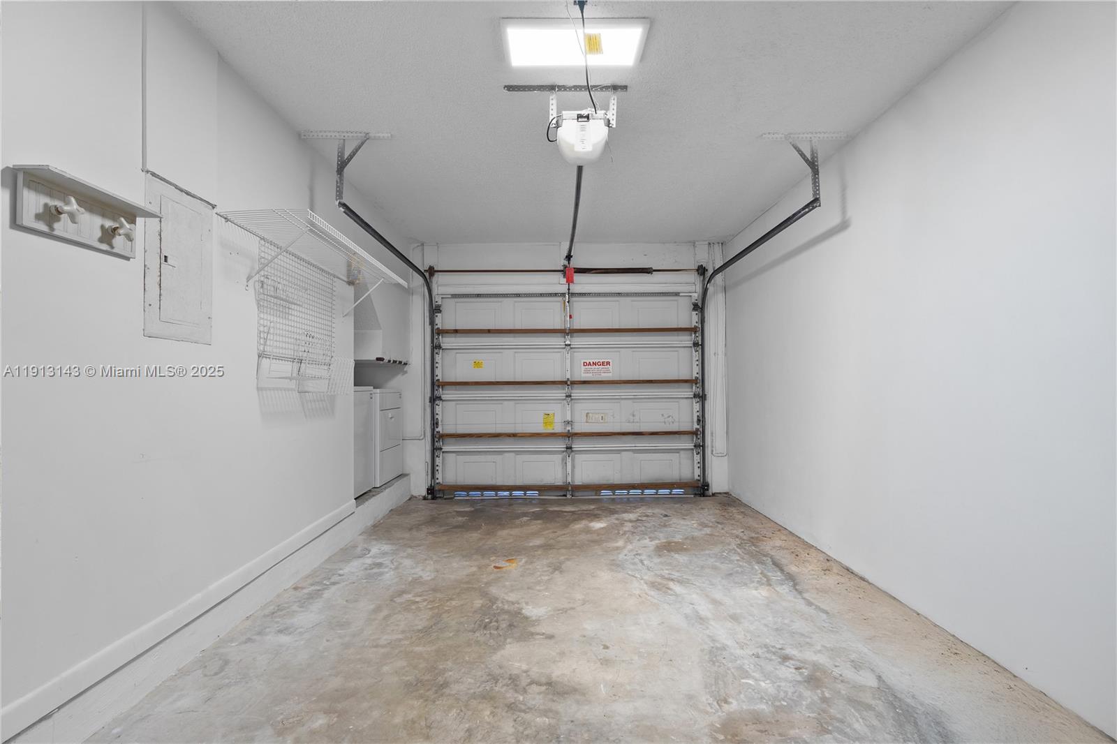 DORAL PALMS - Residential Lease