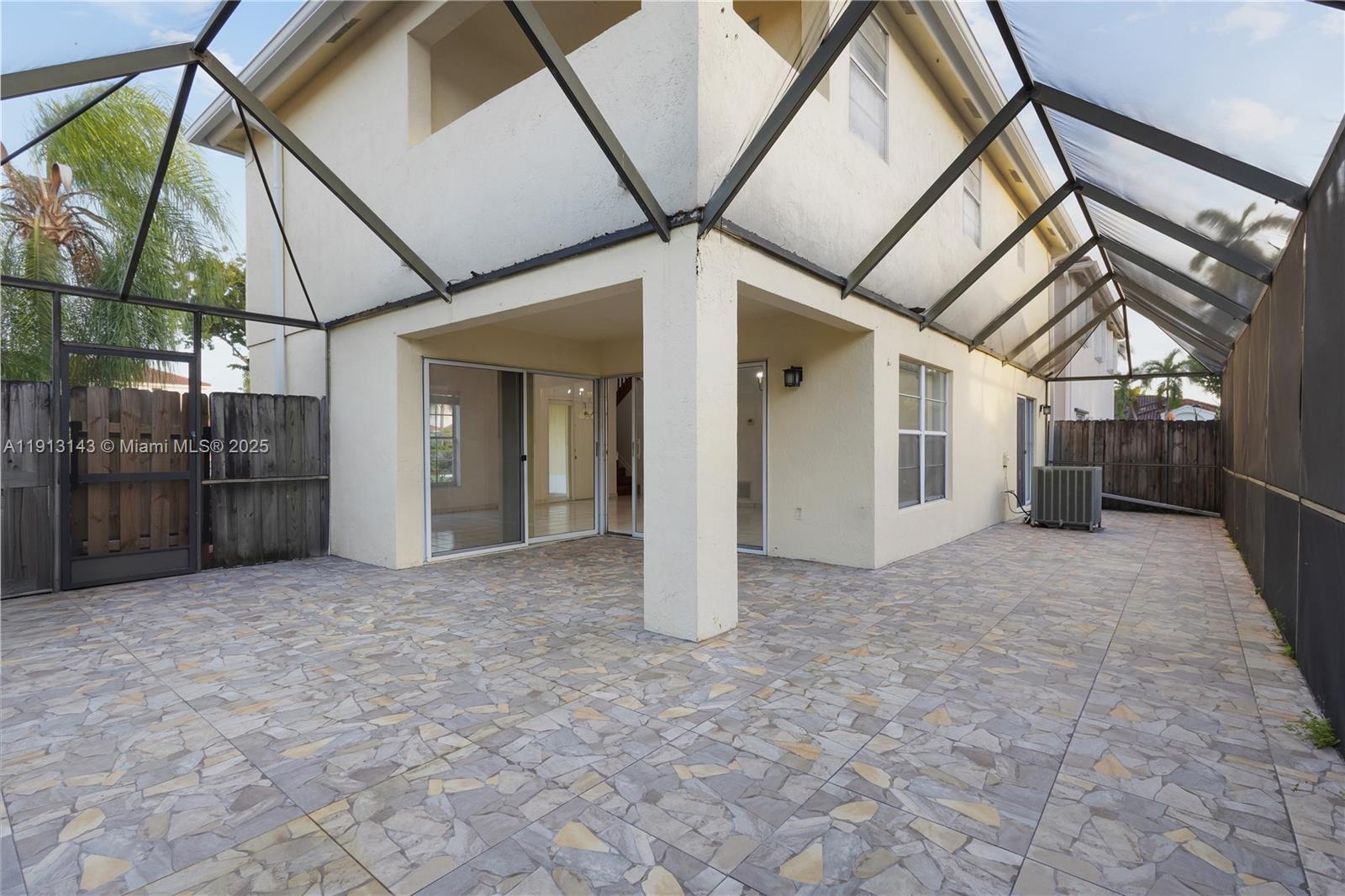 DORAL PALMS - Residential Lease