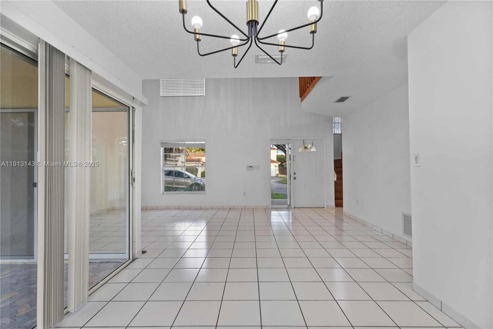DORAL PALMS - Residential Lease