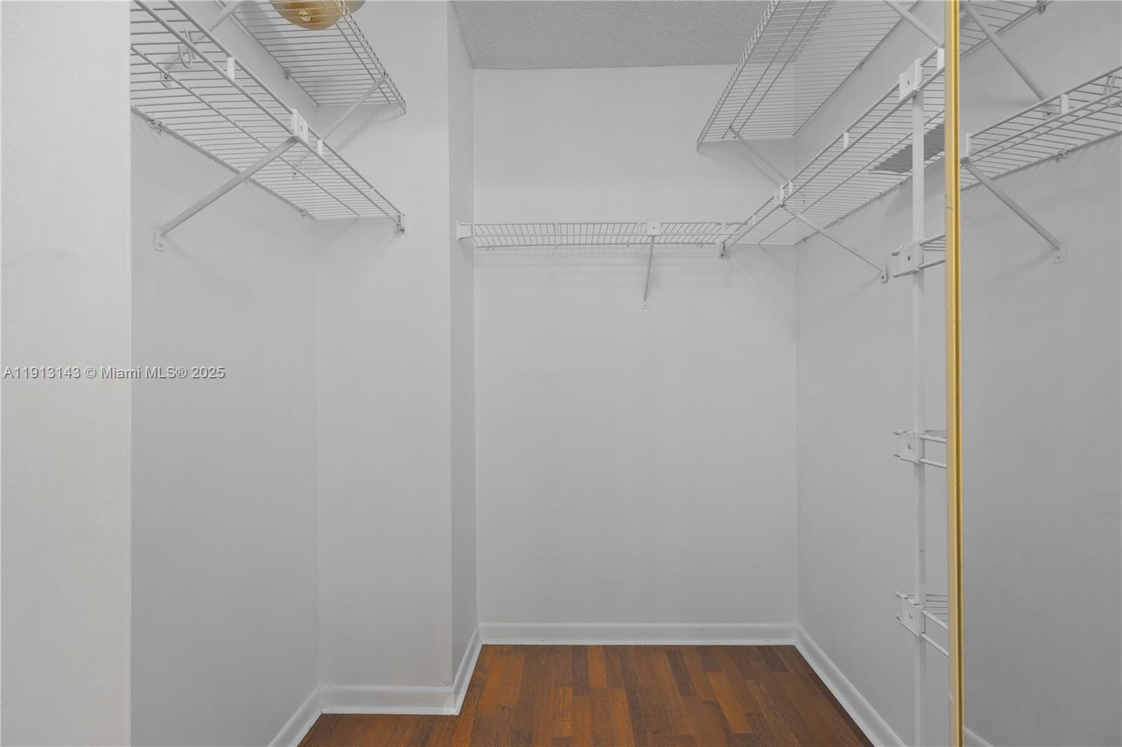 DORAL PALMS - Residential Lease