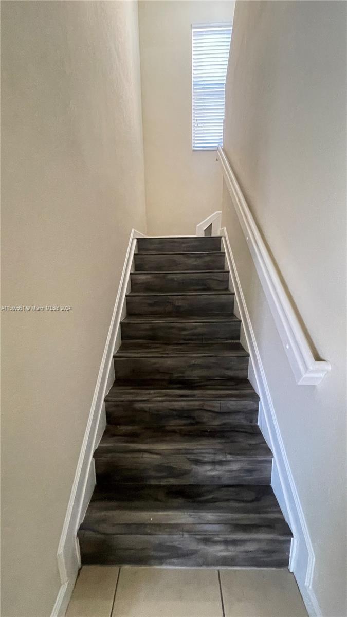 KENDALL COMMONS RESIDENTI - Residential Lease