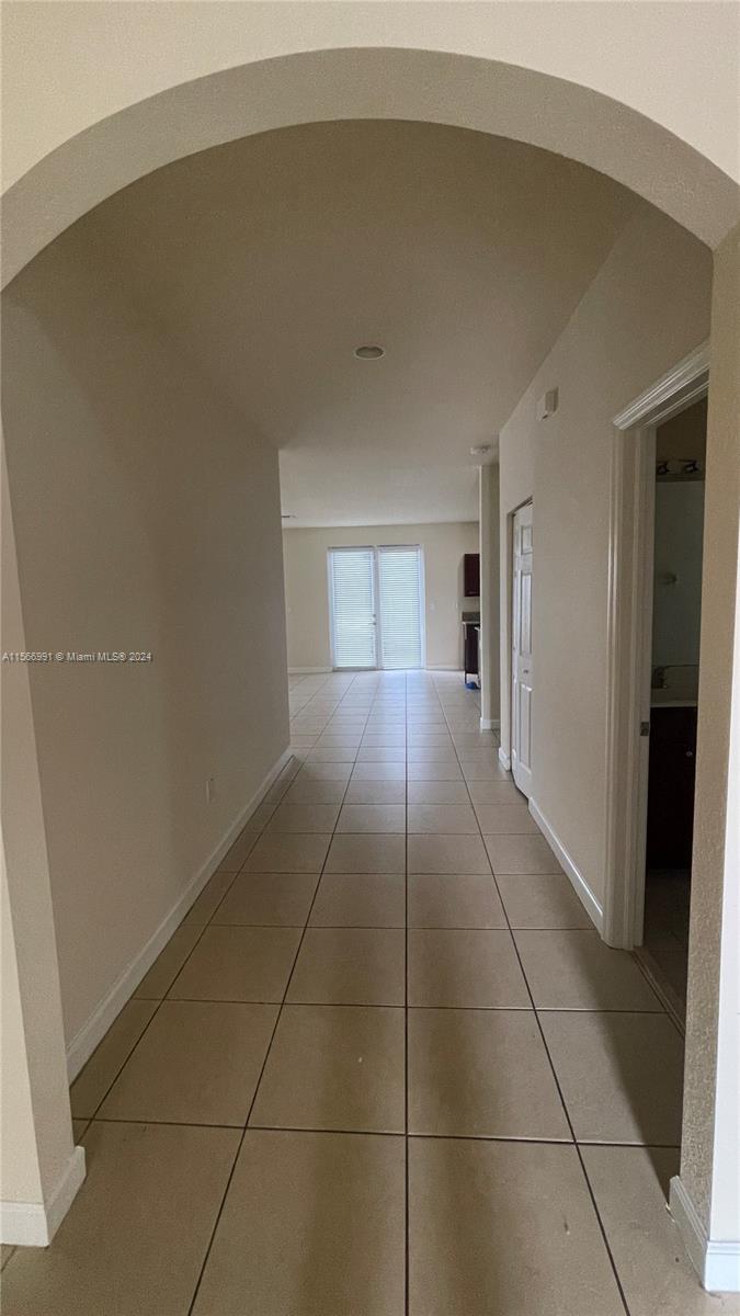 KENDALL COMMONS RESIDENTI - Residential Lease