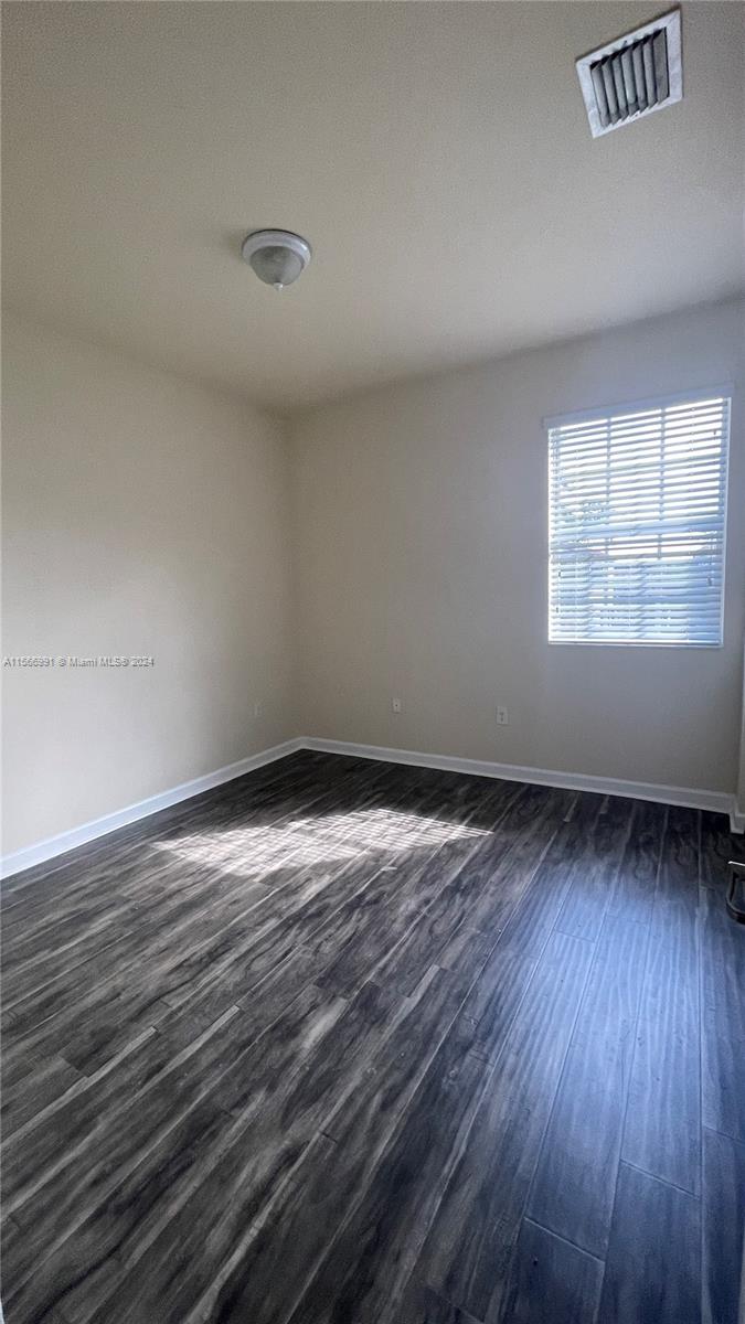 KENDALL COMMONS RESIDENTI - Residential Lease