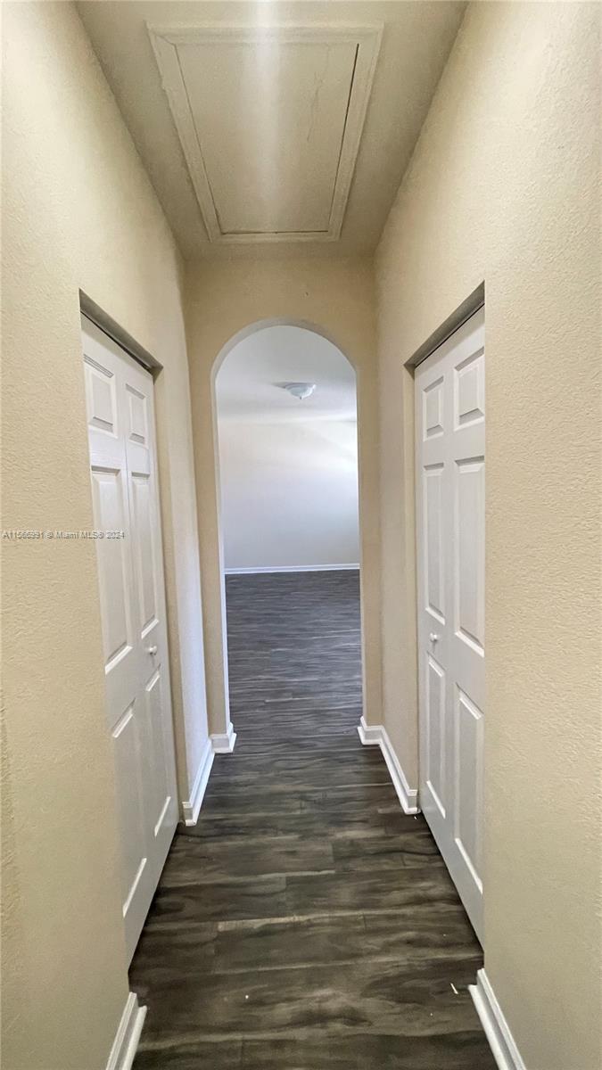 KENDALL COMMONS RESIDENTI - Residential Lease