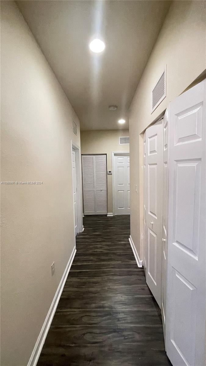 KENDALL COMMONS RESIDENTI - Residential Lease