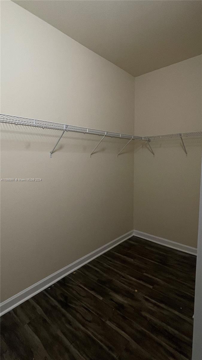 KENDALL COMMONS RESIDENTI - Residential Lease