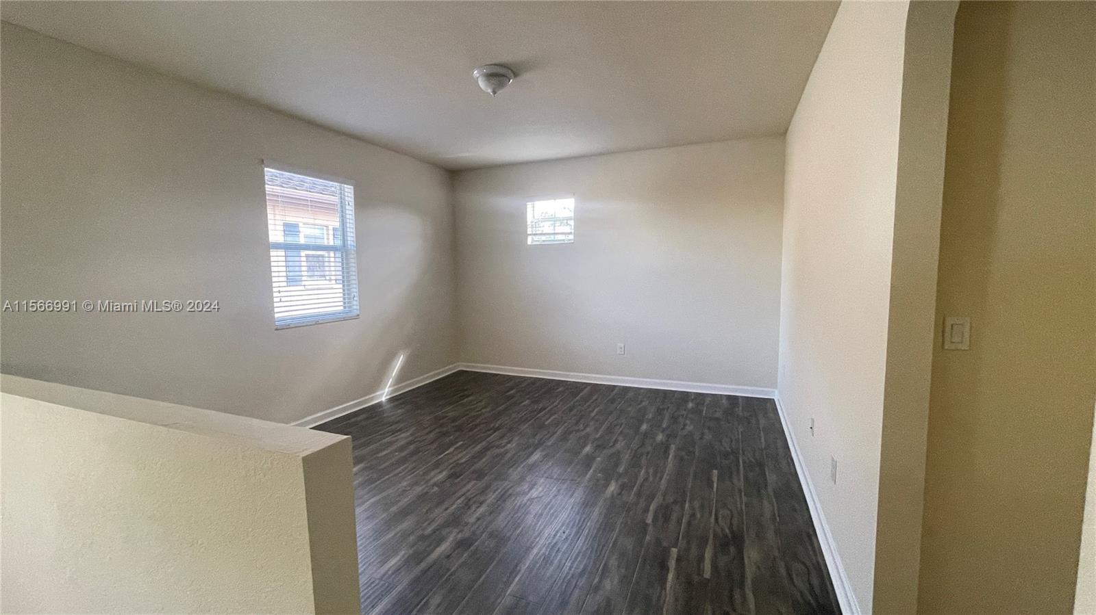 KENDALL COMMONS RESIDENTI - Residential Lease