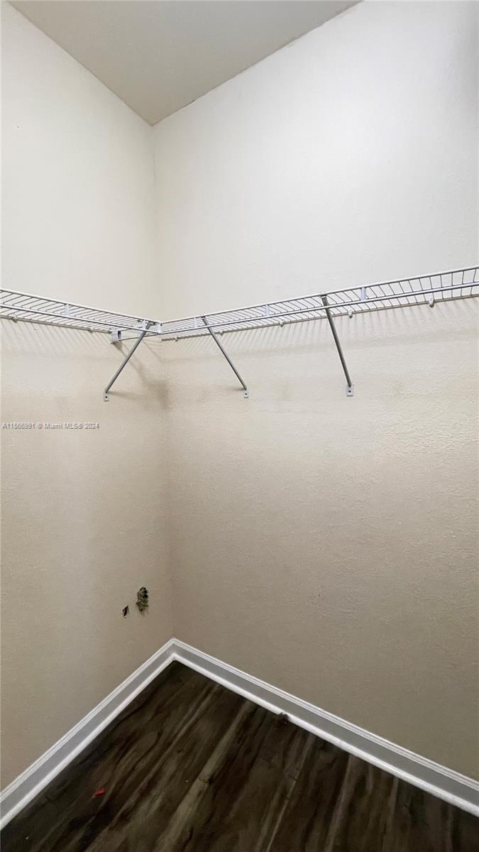 KENDALL COMMONS RESIDENTI - Residential Lease