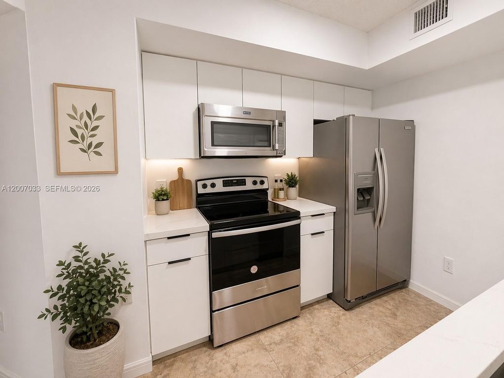 Photo of 450 S Park Rd #5-307, Hollywood, FL 33021 (MLS # A12007033)