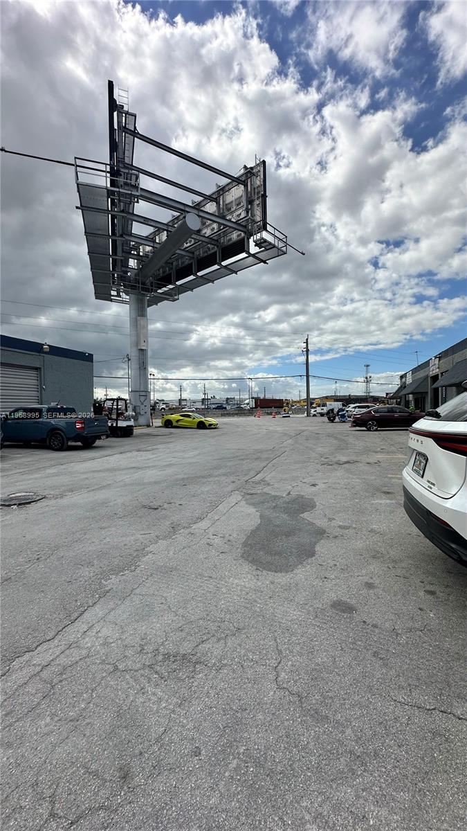 9325 W Okeechobee Rd 8