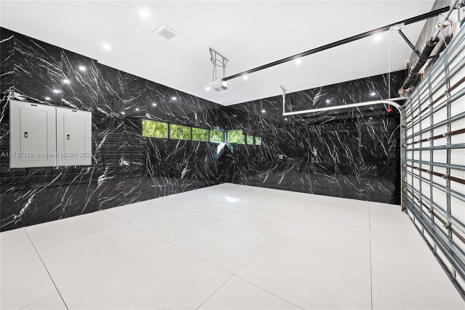 BISCAYNE POINT - Residential