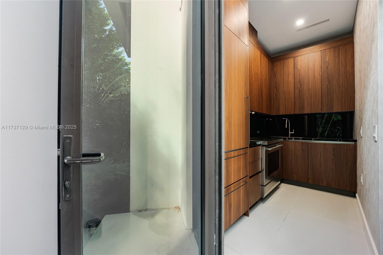 BISCAYNE POINT - Residential