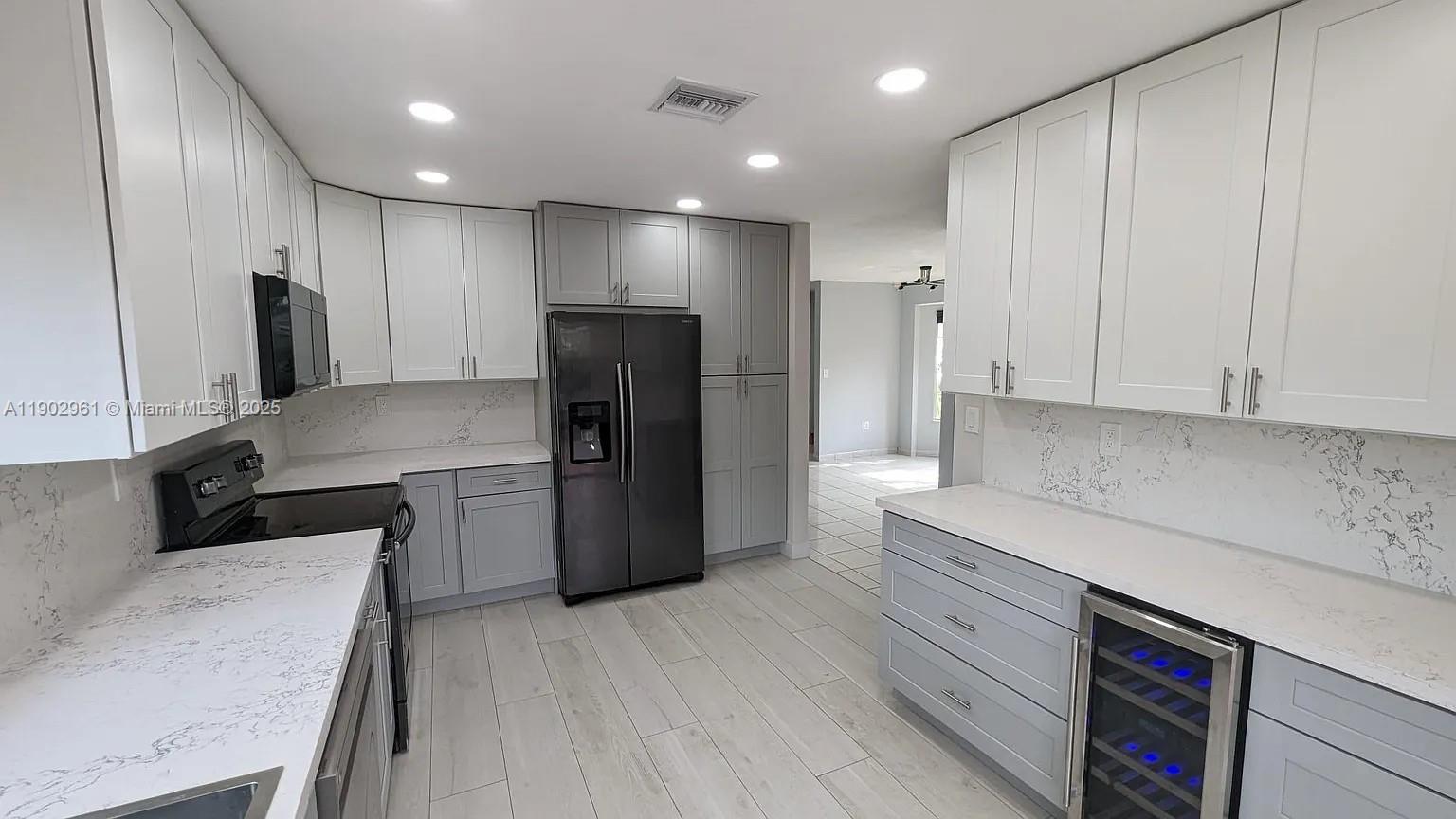 LAKES BY THE BAY SEC 5 - Residential