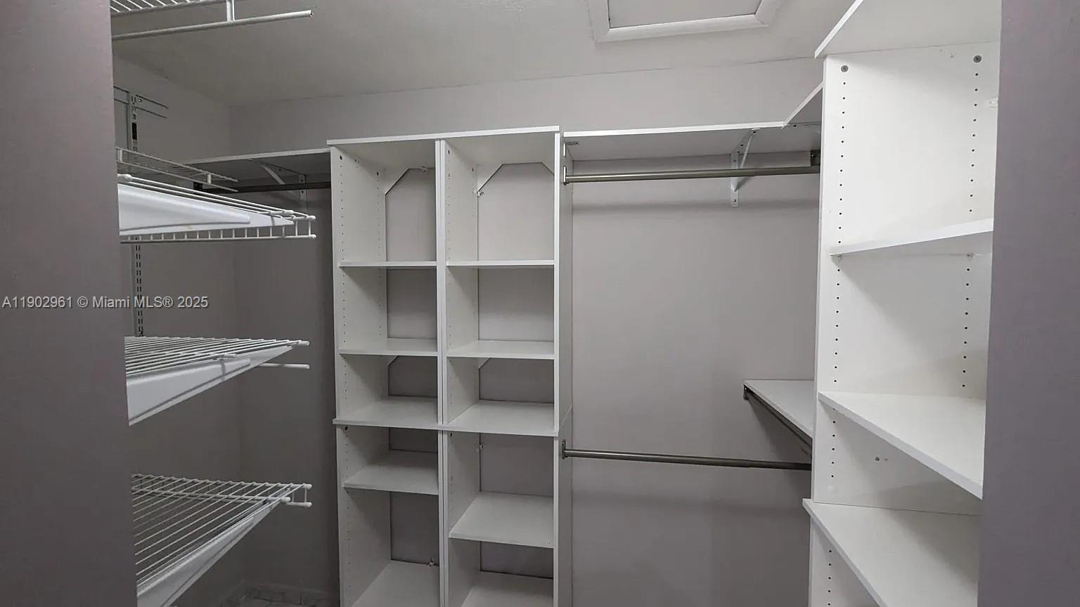 LAKES BY THE BAY SEC 5 - Residential