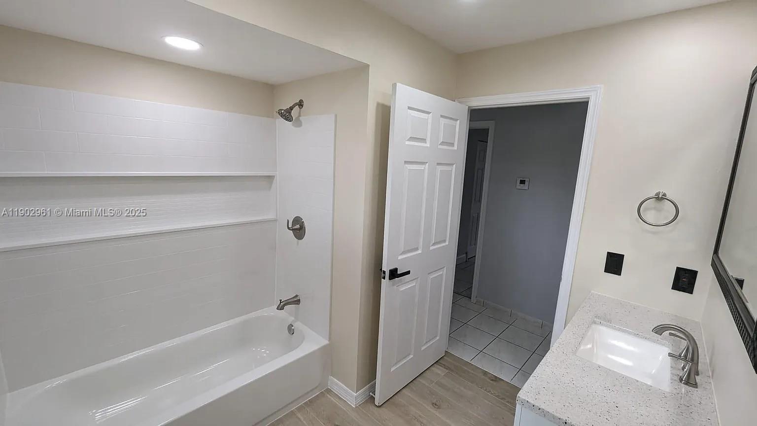 LAKES BY THE BAY SEC 5 - Residential