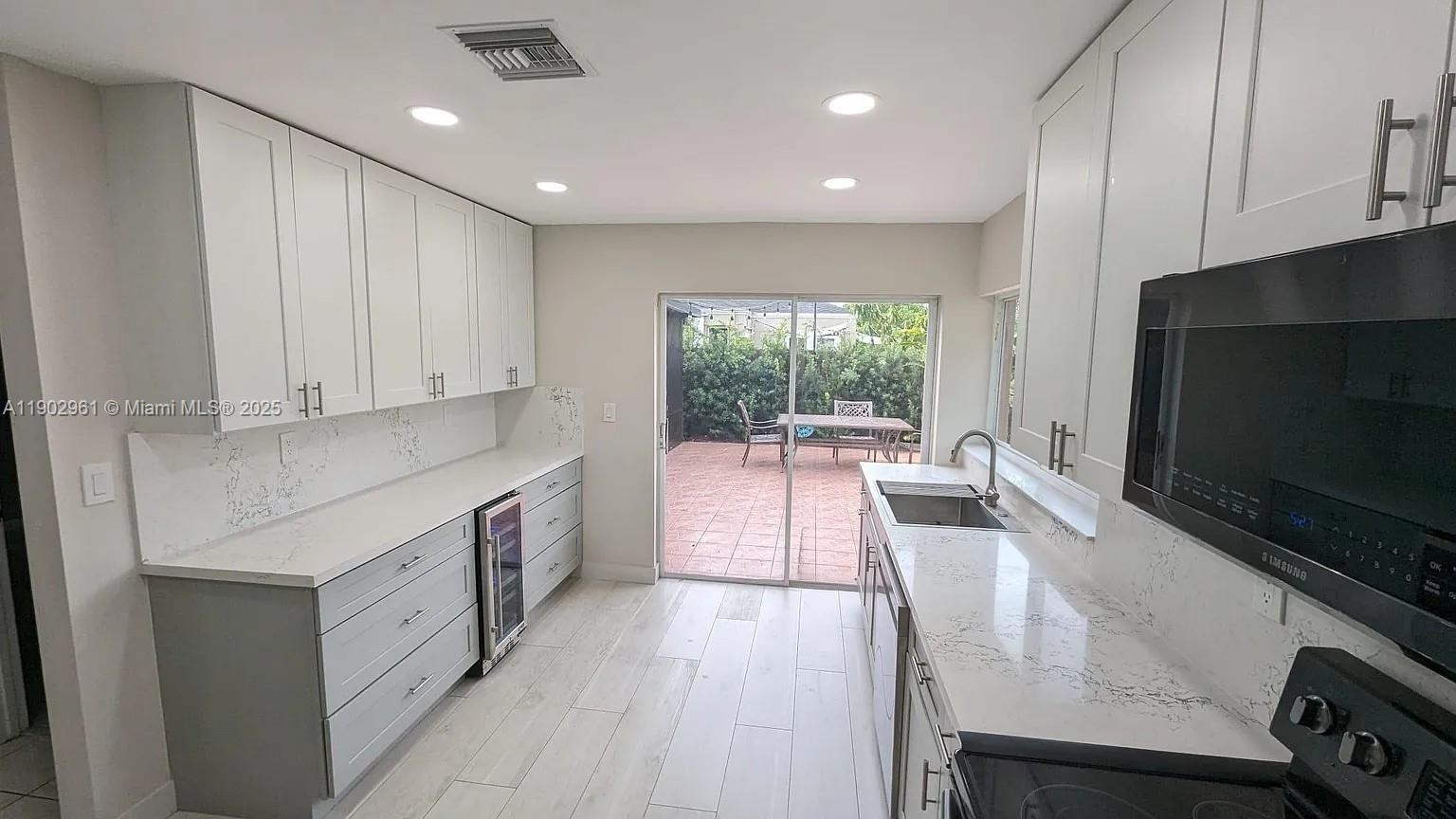 LAKES BY THE BAY SEC 5 - Residential