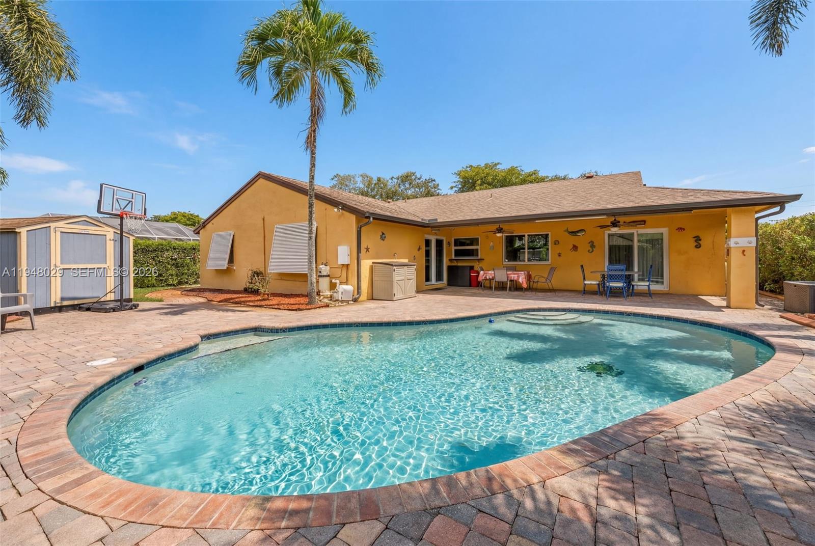 FLAMINGO GARDENS-PHASE TW - Residential