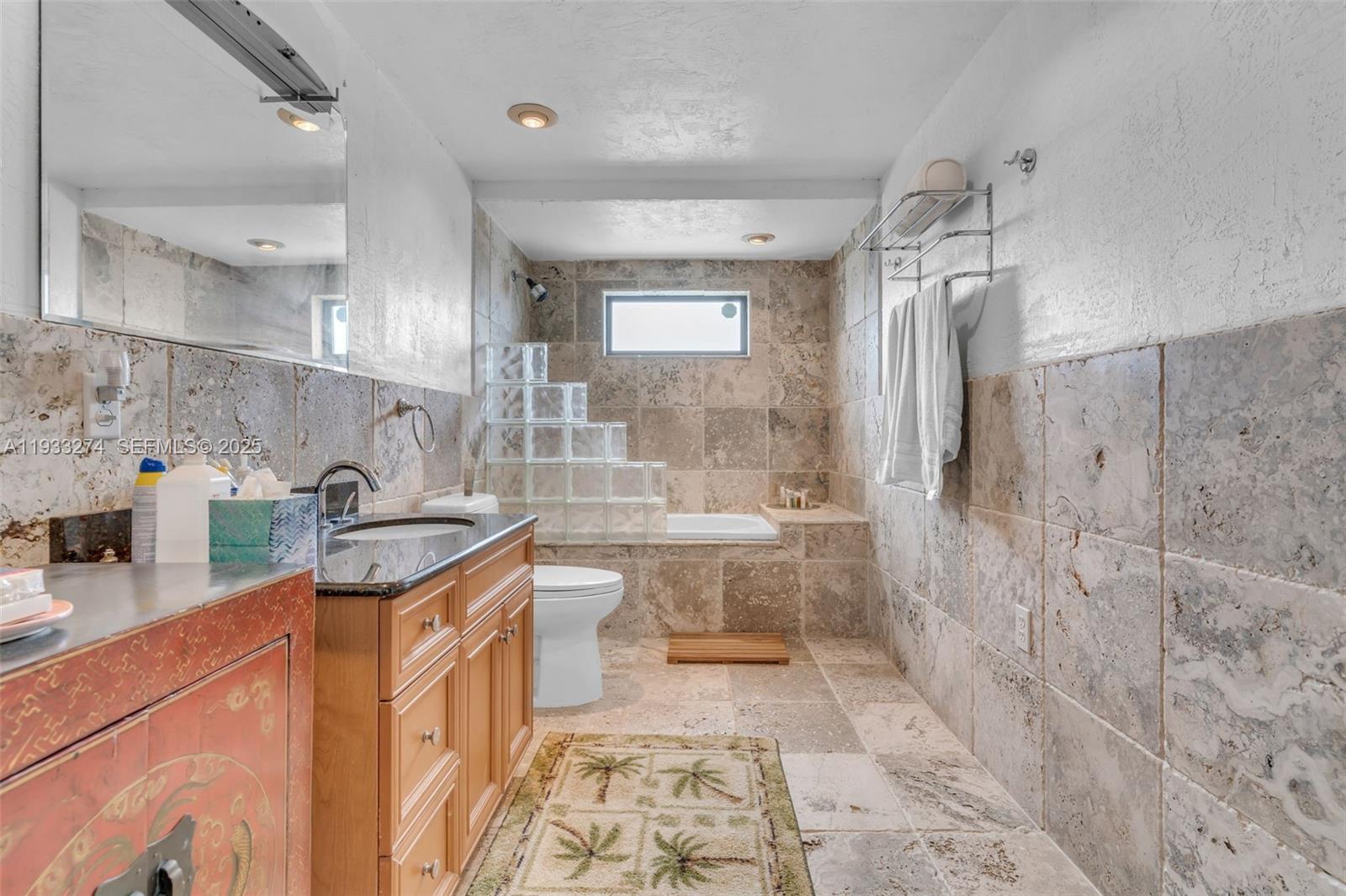 REDLAND 5 ACRE SFH - Residential